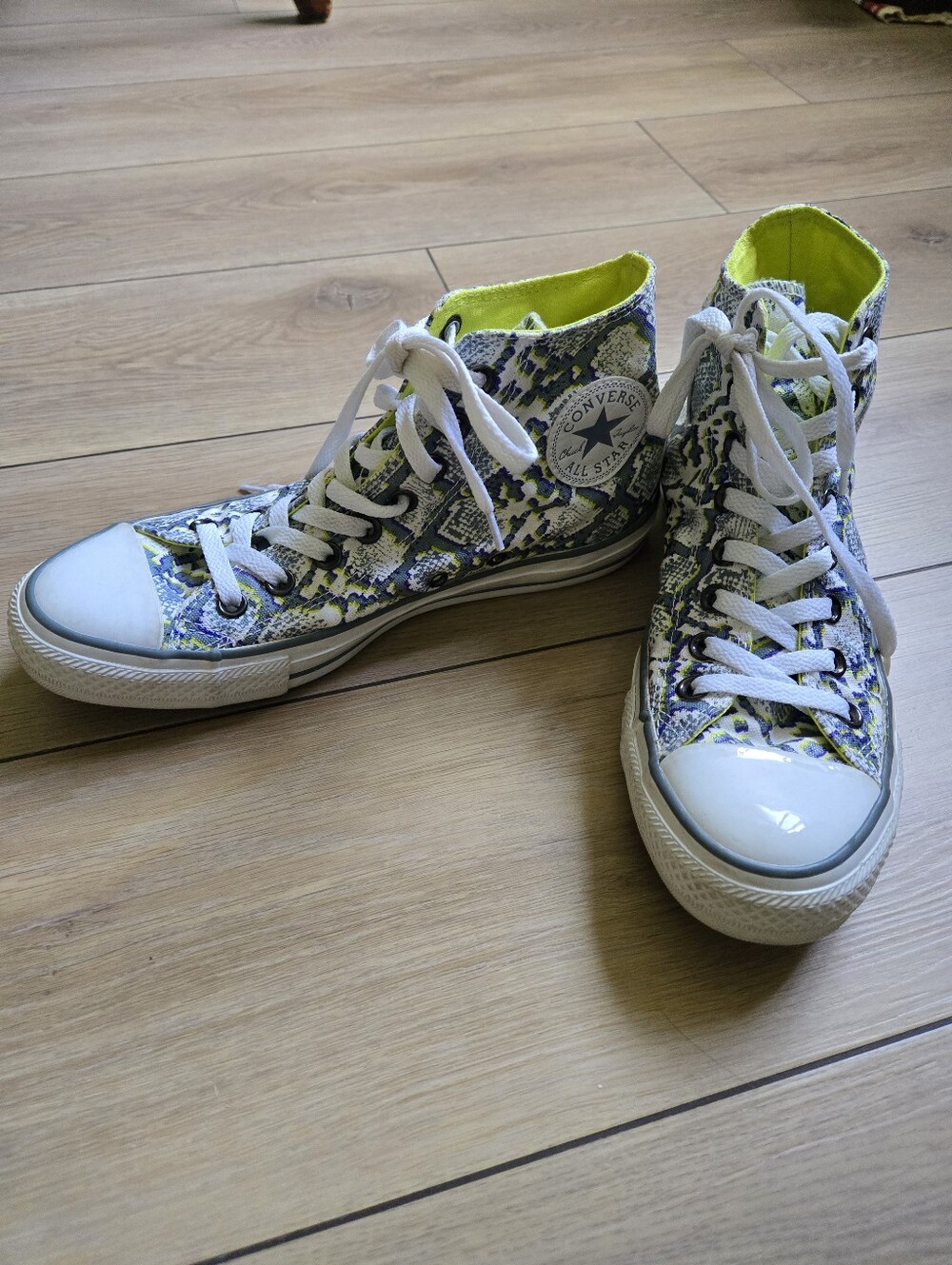 Converse Chuck Taylor All Star High-top Neon Snake Pint Sneakers Womens 9